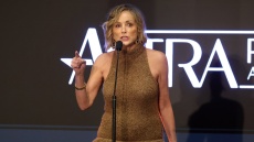 Η απάντηση της Σάρον Στόουν μετά το αγενές σχόλιο από άτομα που δεν την αναγνώρισαν: «Να πάτε να...»