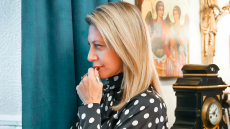 Η φωτογράφιση της Μαρίας Καρυστιανού στο DownTown: Δεν ήταν στοχευμένο να έχει φόντο τις εικόνες, λέει η Γρατσία