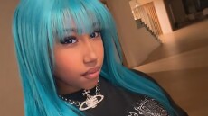 Η Νορθ Γουέστ ραπάρει για piercings, τατουάζ και κοπάνες από το σχολείο