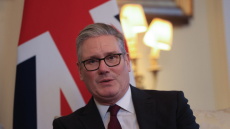 Μπαράζ τηλεφωνικών επαφών Στάρμερ με Τραμπ και Ευρωπαίους: «Λάθος η επιβολή δασμών σε συμμάχους»