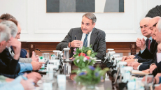 Η ατζέντα Μητσοτάκη: Από το ραντεβού με τους αγροτοσυνδικαλιστές,  στο Νταβός για επενδύσεις