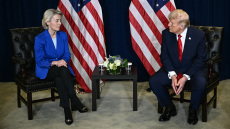 Η Ευρώπη εξετάζει δασμούς 93 δισ. ευρώ στις ΗΠΑ μετά την απειλή Τραμπ κατά οκτώ χωρών για τη Γροιλανδία, έκτακτη Σύνοδος Κορυφής στην ΕΕ

