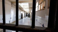 Πόσοι αλλοδαποί κρατούνται σήμερα στις ελληνικές φυλακές και για ποια αδικήματα 