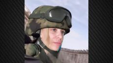 Η Καληφώνη έβαλε παραλλαγή και κράνος για το νέο τραγούδι του Μάστορα: Πας πόλεμο αλλά ψάχνεις και ποια είναι αυτή η Μαργαρίτα