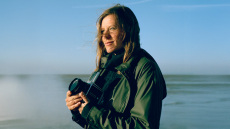 Τζούλια Φούλερτον-Μπάτεν, o φακός που ξαναγράφει την ιστορία