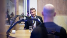 «Έχεις τίποτα να πεις στον Μπρούκλιν;»: Η ερώτηση στον Ντέιβιντ Μπέκαμ με την άφιξή του στο Νταβός, δείτε βίντεο