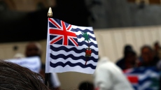 Τραμπ: Πράξη μεγάλης ηλιθιότητας η συμφωνία της Βρετανίας για την επιστροφή της κυριαρχίας των Νησιών Τσάγκος