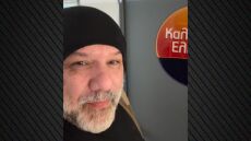 Ο Γρηγόρης Αρναούτογλου δημοσίευσε βίντεο από το γραφείο του Γιώργου Παπαδάκη: «Ένιωσα την ανάγκη να το κάνω»