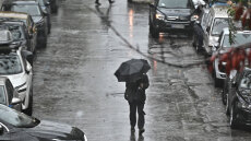 Βρέχει ασταμάτητα στην Αττική, πώς θα κινηθεί η κακοκαιρία που πλήττει τη χώρα τις επόμενες ώρες