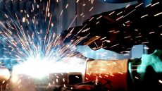 Ρεύμα: Η ακριβή ενέργεια υπονομεύει την ανταγωνιστικότητα της ευρωπαϊκής βιομηχανίας