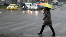 Κακοκαιρία 48ωρου με ισχυρές βροχές, καταιγίδες και χιόνια: Μηνύματα 112, απαγορευτικό απόπλου και Red Code σε πολλές περιοχές 