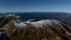To video του Travel.gr από την αποστολή του στην Ευρυτανία: Από το χιόνι του Βελουχίου στα «φιόρδ» της Λίμνης Κρεμαστών