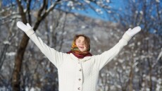 Αναπνευστικές λοιμώξεις: Η ανεπάρκεια βιταμίνης D γεμίζει τα νοσοκομεία – Πώς να αυξήσουμε την πρόσληψή της
