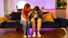 Η λέξη που δεν πρέπει να πείτε όταν ο σύντροφος ζητάει παρηγοριά
