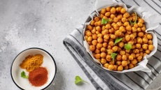 Φυτοοιστρογόνα: Τα οφέλη τους και οι τροφές με την υψηλότερη περιεκτικότητα
