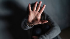 Άγριος ξυλοδαρμός 13χρονου στον Άλιμο από ομάδα ανηλίκων, του έσπασαν οστό κάτω από το μάτι