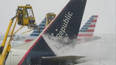 Σχεδόν 4.000 ακυρώσεις πτήσεων στις ΗΠΑ λόγω ιστορικού κύματος κακοκαιρίας 