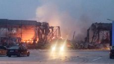 Μεγάλη φωτιά στο εργοστάσιο της Βιολάντα στα Τρίκαλα: Αγνοούνται πέντε εργαζόμενοι, άλλοι 6 μεταφέρθηκαν στο νοσοκομείο