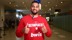 Στην Ελλάδα για τον Ολυμπιακό ο Κόρι Τζόζεφ: Συμφώνησα αμέσως, η ιστορία της ομάδας μιλά από μόνη της