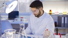 Έρχεται νομοσχέδιο Άδωνι Γεωργιάδη για καινοτόμα φάρμακα – Τι είναι το Ταμείο Καινοτομίας που «φροντίζει» για τους ασθενείς
