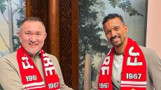 Νάνι και Μόουζες στο Καζακστάν για τα τελευταία... ένσημα