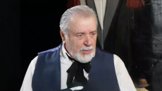 Τάσος Χαλκιάς: Έτρωγα ξύλο από τον πατέρα μου μέχρι που ήμουν μεγάλο παιδί, θα μπορούσε να μου έχει μείνει αυτή η κακή συνήθεια