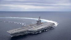 Το αεροπλανοφόρο Αβραάμ Λίνκολν έφθασε στη Μέση Ανατολή