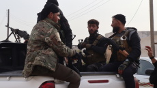 Συρία: Οι συγκρούσεις μεταξύ στρατού και Κούρδων απειλούν την ειρηνευτική διαδικασία με το PKK στην Τουρκία