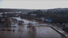 Διασώσεις οδηγών,  30.000 νοικοκυριά χωρίς ρεύμα και πλημμύρες στην Ιρλανδία από την καταιγίδα Τσάντρα