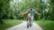 Πότε οι γονεϊκές προσδοκίες «βαραίνουν» το παιδί – 6 συμβουλές για γονείς από την ειδικό
