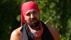 Στο στόχαστρο του Gio ο Μιχάλης Σηφάκης στο Survivor: Φαίνεται παππούλης, του πήραν τον θρόνο