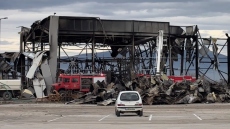 Τραγωδία στη Βιολάντα: Συνεχίζονται για τρίτη ημέρα οι ρίψεις νερού, δείτε νέες εικόνες από το κατεστραμμένο εργοστάσιο