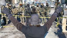 ΗΠΑ: Νέες οδηγίες προς τα μέλη της ICE που έχουν αναπτυχθεί στη Μινεσότα να μην «επικοινωνούν με ταραχοποιούς»