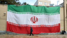 Αρχηγός ιρανικού στρατού: Έτοιμοι για συντριπτική απάντηση απέναντι στις απειλές των ΗΠΑ