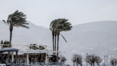 Καιρός: Ισχυρά φαινόμενα σε Κρήτη και Έβρο προβλέπουν οι μετεωρολόγοι - Προειδοποίηση Μαρουσάκη για αποπνικτική σκόνη με λασποβροχές από 16/2