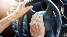 89χρονος κινήθηκε για 10 χλμ ανάποδα στην Εγνατία Οδό, προκαλώντας τροχαίο με τραυματισμό