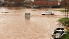 Πλημμύρες στον Έβρο από τις έντονες βροχοπτώσεις, εγκλωβίστηκαν μαθητές σε σχολείο