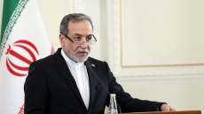 Η Τεχεράνη είναι έτοιμη για «δίκαιες» συνομιλίες με τις ΗΠΑ, λέει ο Ιρανός ΥΠΕΞ