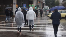 Καιρός: Ξεπέρασαν τα 110 χλμ την ώρα οι ριπές ανέμου, βροχές και καταιγίδες από το απόγευμα του Σαββάτου