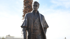 Αποκαλυπτήρια του ανδριάντα του Ιωάννη Καποδίστρια στον δήμο Ελληνικού-Αργυρούπολης, μετονομασία της πλατείας Δημαρχείου, δείτε φωτογραφίες