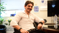 Γιανακόπουλος: «Εγώ σε αυτό το τραπεζάκι τον Μάιο θα βάλω το ευρωπαϊκό»