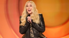 Η γκάφα της Σερ στη σκηνή των Grammy, ανακοίνωσε ως νικητή καλλιτέχνη που έχει πεθάνει
