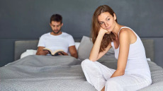 Η γυναικεία λίμπιντο ανεβοκατεβαίνει – Ποιες ημέρες του κύκλου χάνεται η διάθεση για σεξ