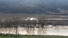 Υπερχείλισε ο Πηνειός έξω από τη Λάρισα: Πλημμύρισαν αγροτικές εκτάσεις