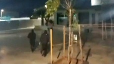 Ο Ρουβίκωνας χτύπησε... λάθος εταιρεία στο Μενίδι: Νόμιζαν ότι είναι η «Βιολάντα» και έσπασαν άλλη τζαμαρία