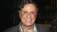 Χάρης Ρώμας για το «Καφέ της Χαράς»: Ήταν μία τομή για την τηλεόραση, έκανε 45% στην πρώτη μέρα προβολής
