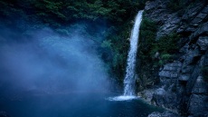 Δεν είναι όλα τα νερά ίδια: πώς επιλέγουν οι καταναλωτές το νερό που πίνουν