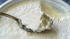 Πρόβειο γιαούρτι όπως παλιά, σε ένα από τα παλαιότερα γαλακτοπωλεία της Αθήνας