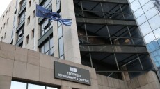 ΥΠΕΝ: Έρχεται επιδότηση έως €1.300 για σύνδεση κτιρίων με αποχέτευση – Ποιοι είναι δικαιούχοι