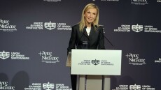 Μήνυμα της Μελίνας Τραυλού για την οριακή πρωτοκαθεδρία της Κίνας στην παγκόσμια ναυτιλία